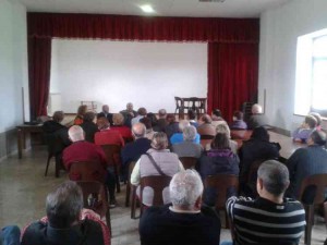 Reunión de EQUO con vecin@s de Tapia (2012)